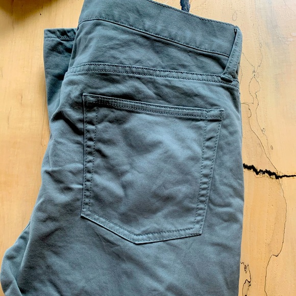 Men’s Gap slim fit pants 32x30 - Picture 2 of 4